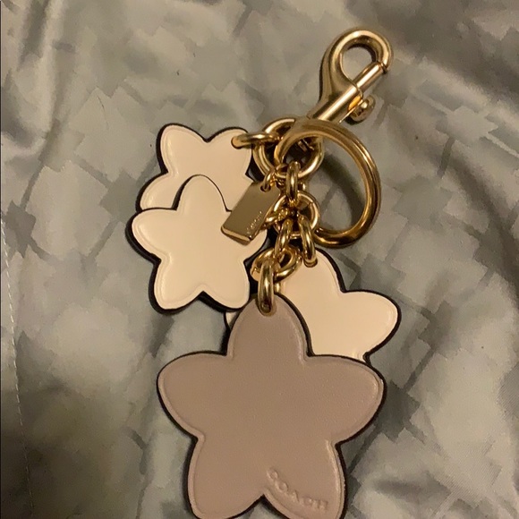 Flower charm - Picture 2 of 2
